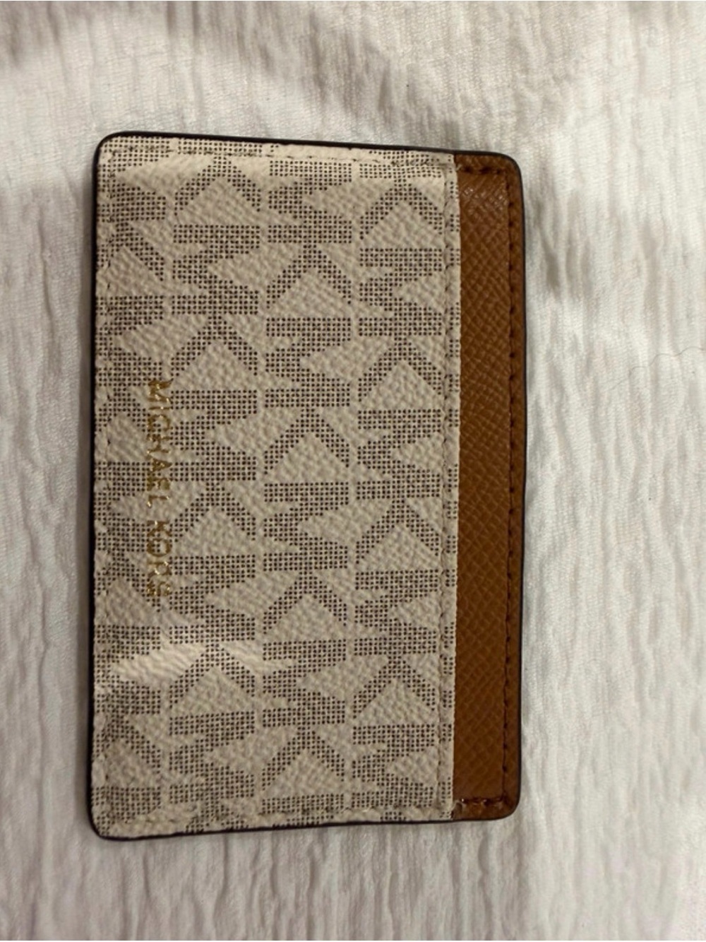 Michael Kors Signature Card holder. Vanilla/Tan.